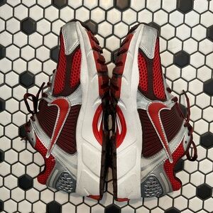 Nike Vomero 5 Mystic Red